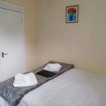 Отель The Dante Arms 5*