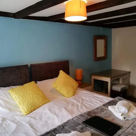 Отель The Dante Arms 5*