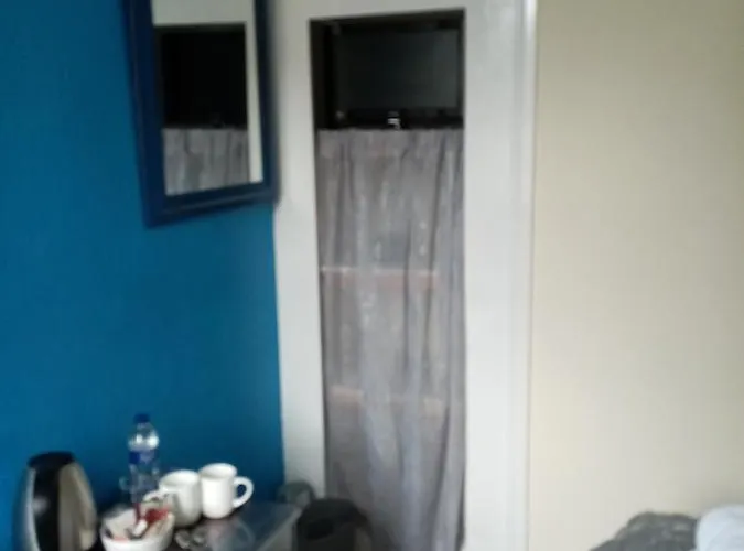 The Dante Arms Hotel 5*